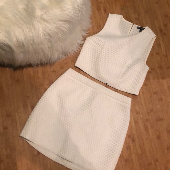 Express “Honeycomb” Two-Piece Set - Picture 2 of 5